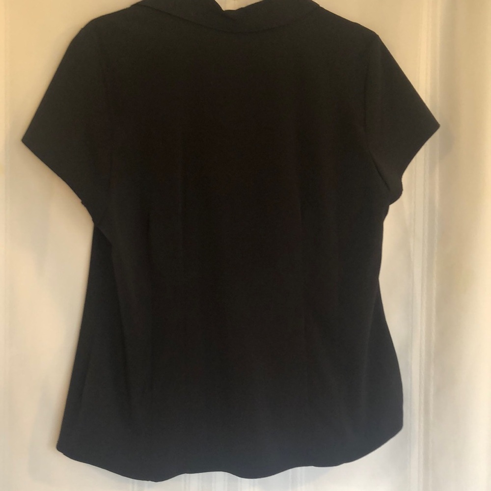 BLACK BUTTON DOWN CAP SLEEVE 1X Stretch Princess Seams, Pit to Pit 21” Preworn - Picture 6 of 14